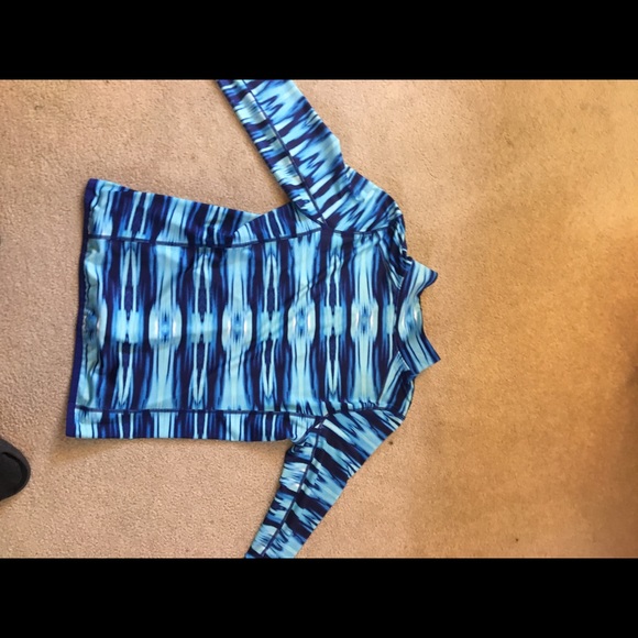 Woman’s GQ gear! - Picture 3 of 5